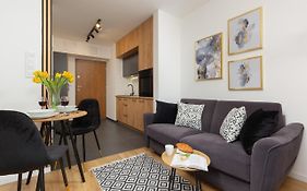 Warsaw Praga Kokoryczki Apartments with Parking by Noclegi Renters